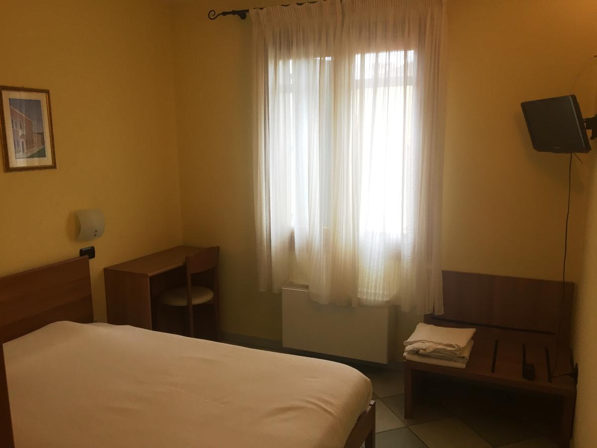 Ristorante Albergo Al Capitello Megliadino San Vitale 외부 사진
